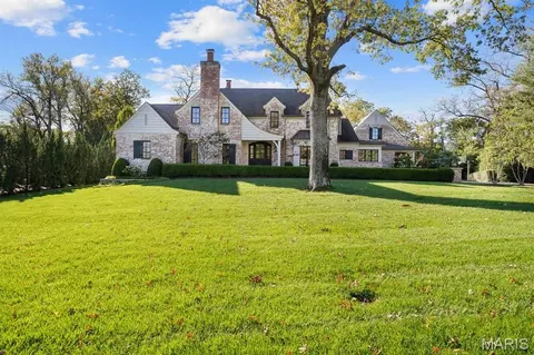 12 Ladue Mnr, Ladue, MO 63124