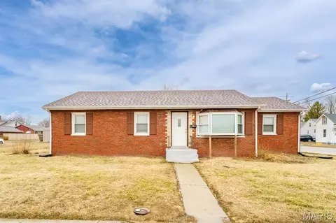 1735 Rhodes St, Madison, IL 62060
