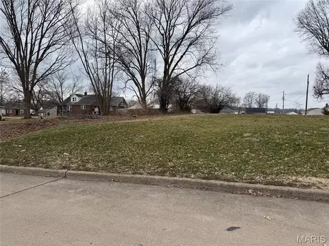 215 Louis St, Cape Girardeau, MO 63703