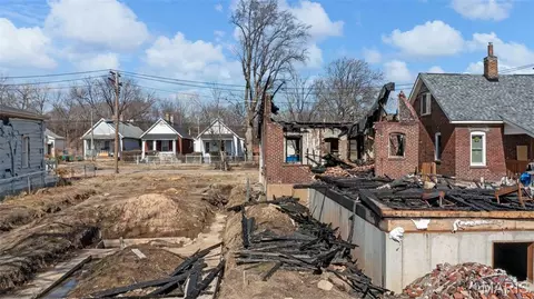 6818 Magnolia Ave, Saint Louis, MO 63143