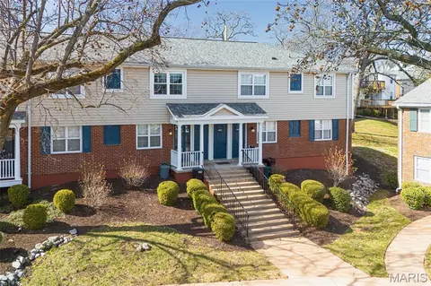 1465 Bobolink Pl, Brentwood, MO 63144