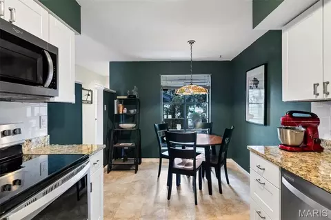 Kitchen - 603 Painted Vista Dr, Ballwin, MO 63021 photo 4 of 4