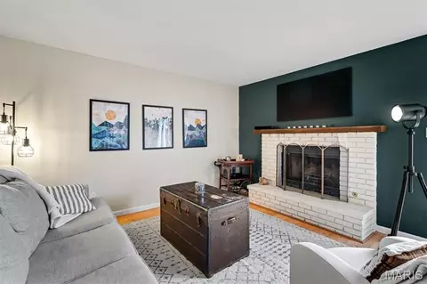 Living - 603 Painted Vista Dr, Ballwin, MO 63021 photo 2 of 4