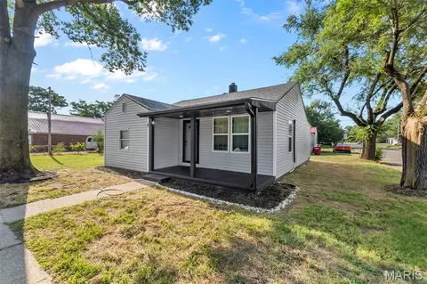 723 Kendall St, Sikeston, MO 63801