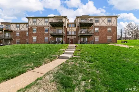 1411 Willow Brook Cv #8, Saint Louis, MO 63146