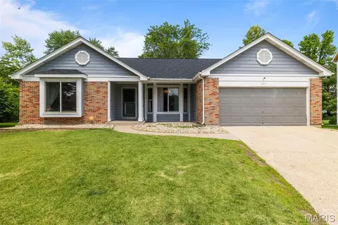 644 Bugle Run Dr, Florissant, MO 63034