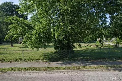 4788 Forest Blvd, East St Louis, IL 62204