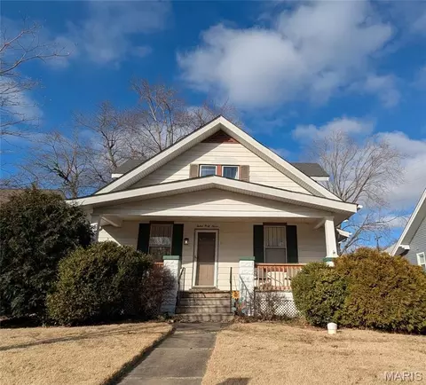 1247 Emerson Ave, Edwardsville, IL 62025