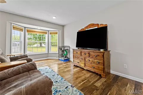 Living - 1506 Highway K, Saint Clair, MO 63077 photo 3 of 3