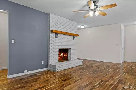 Living - 1506 Highway K, Saint Clair, MO 63077 photo 2 of 3