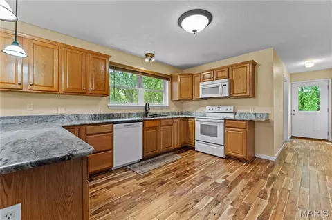 Kitchen - 1506 Highway K, Saint Clair, MO 63077 photo 2 of 2
