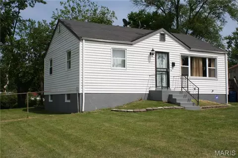 6006 Cascade Dr, Saint Louis, MO 63134