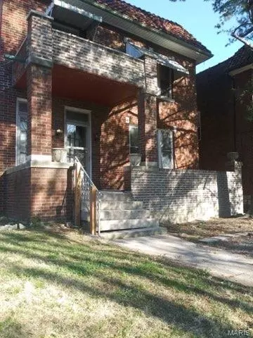 1012 Commodore Dr, Richmond Heights, MO 63117