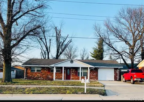 1013 W County Rd, Jerseyville, IL 62052
