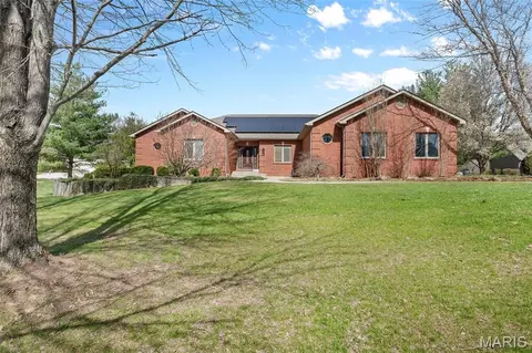 11 Jennifer Ln, Collinsville, IL 62234