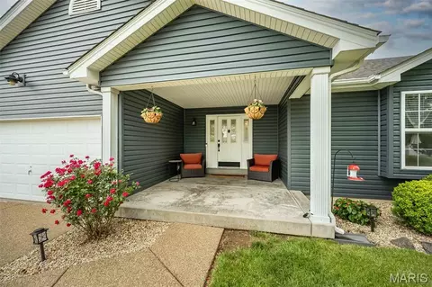 Exterior - 1865 Highgrove Dr, O'fallon, MO 63366 photo 3 of 10