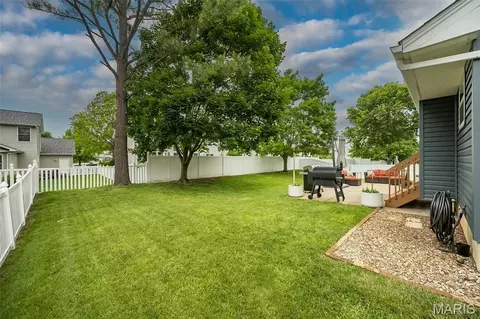 Exterior - 1865 Highgrove Dr, O'fallon, MO 63366 photo 6 of 10