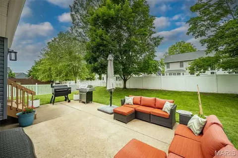 Exterior - 1865 Highgrove Dr, O'fallon, MO 63366 photo 5 of 10