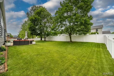 Exterior - 1865 Highgrove Dr, O'fallon, MO 63366 photo 4 of 10