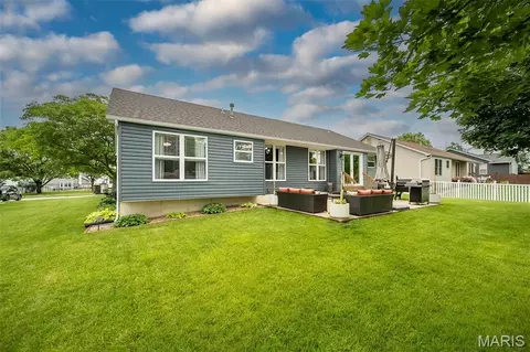 Exterior - 1865 Highgrove Dr, O'fallon, MO 63366 photo 8 of 10