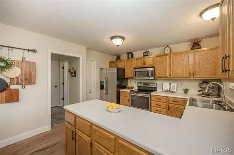 Kitchen - 1865 Highgrove Dr, O'fallon, MO 63366 photo 4 of 5
