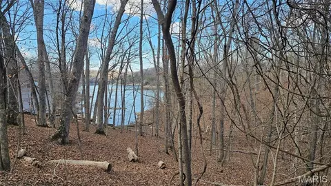 1521 S Lake Sherwood Dr, Lake Sherwood, MO 63357