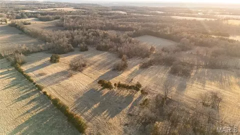 48883 Huntington Ln, New London, MO 63459