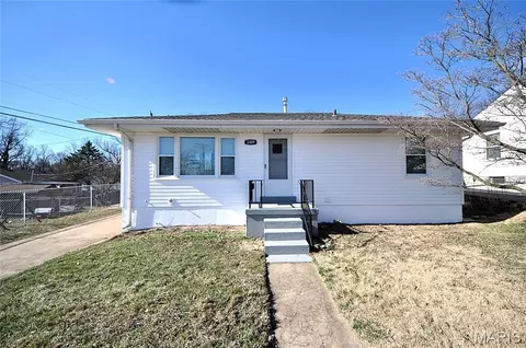 3309 Marmary Ln, Saint Ann, MO 63074