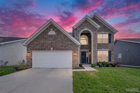 902 Palisades Cir, Saint Charles, MO 63301