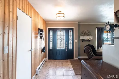 Entry Way - 1002 Vista Dr, Rolla, MO 65401 photo 1 of 4