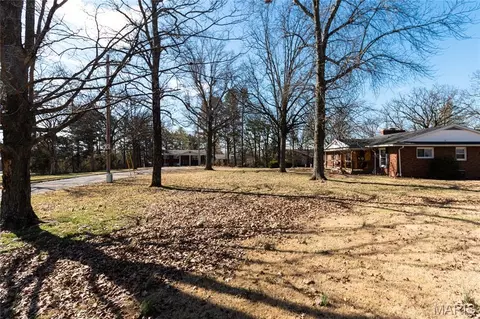 Exterior - 1002 Vista Dr, Rolla, MO 65401 photo 7 of 14