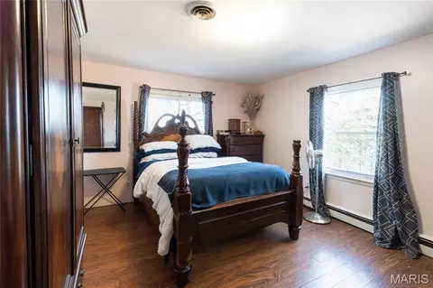 Bedroom - 1002 Vista Dr, Rolla, MO 65401 photo 1 of 4