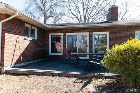 Exterior - 1002 Vista Dr, Rolla, MO 65401 photo 5 of 14