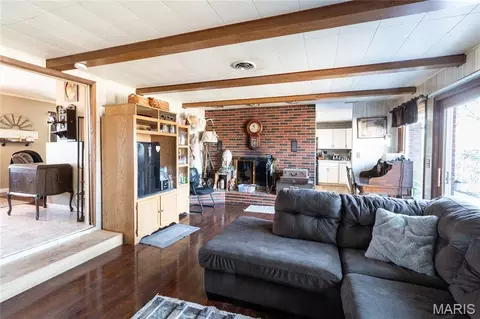 Living - 1002 Vista Dr, Rolla, MO 65401 photo 3 of 3
