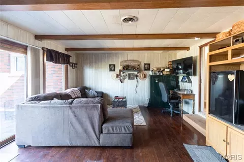 Living - 1002 Vista Dr, Rolla, MO 65401 photo 2 of 3