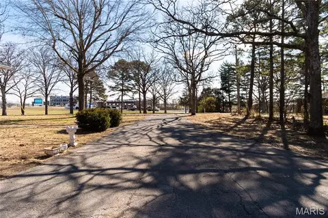 Exterior - 1002 Vista Dr, Rolla, MO 65401 photo 11 of 14
