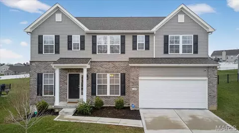 122 Winter Wheat Trl, Pacific, MO 63069
