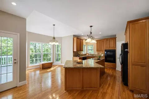 Kitchen - 364 Whispering Forest Ln, Pacific, MO 63069 photo 6 of 8