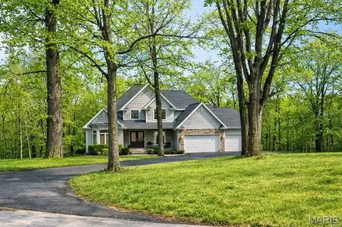 Exterior - 364 Whispering Forest Ln, Pacific, MO 63069 photo 4 of 10