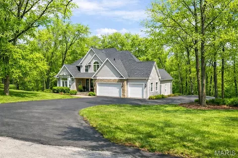 Exterior - 364 Whispering Forest Ln, Pacific, MO 63069 photo 3 of 10