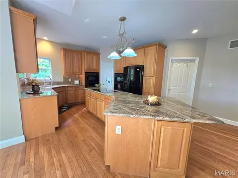 Kitchen - 364 Whispering Forest Ln, Pacific, MO 63069 photo 4 of 8