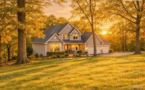 364 Whispering Forest Ln, Pacific, MO 63069
