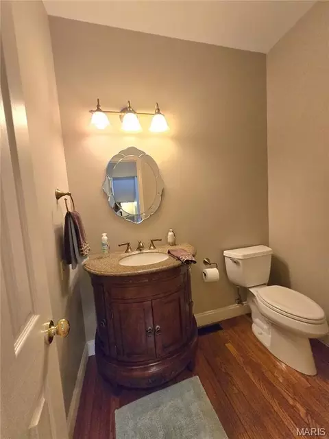 Bath - 364 Whispering Forest Ln, Pacific, MO 63069 photo 3 of 8