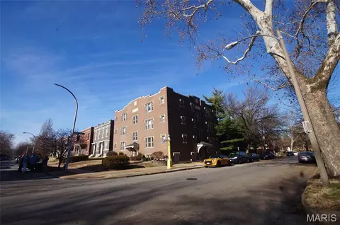 4103 Hartford St, Saint Louis, MO 63116