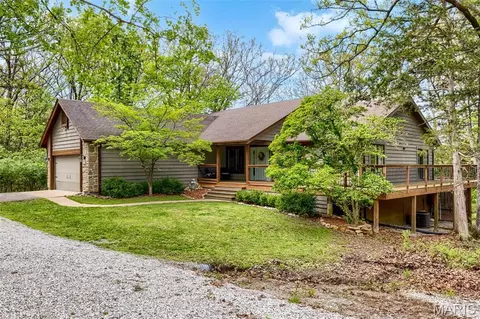 877 Red Fox Dr, Innsbrook, MO 63390