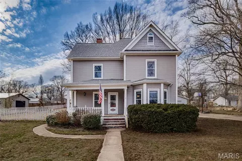 411 Center St, Farmington, MO 63640