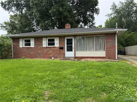 4118 N Park Dr, Belleville, IL 62226
