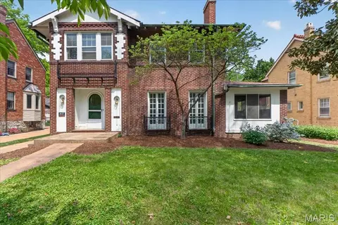 7437 Somerset Ave, Clayton, MO 63105
