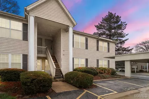 1042 Sugar Creek Ct #8, Saint Peters, MO 63376