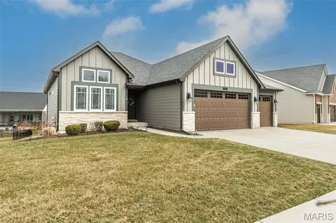 123 Royal Inverness Pkwy, O'fallon, MO 63368